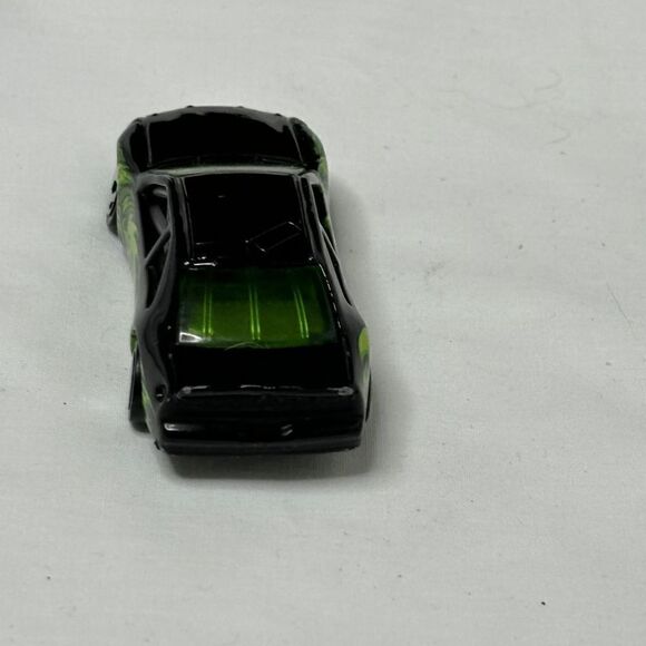Hot Wheels Nascar Race Car Black with Green Dragon 1996 loose - Picture 4 of 5